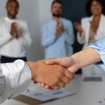 ‘Ego, confiança e cultura’: os três fatores que mais sabotam fusões e aquisições no Brasil