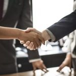 Desvalorização do valuation mantém empresas SaaS no topo do M&A no Brasil